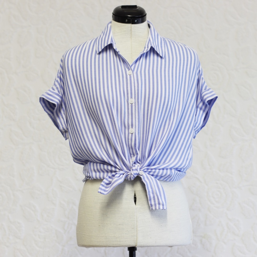 🥳 Closet Clear Out!! beachlunchlounge Blue & White Striped Button Up